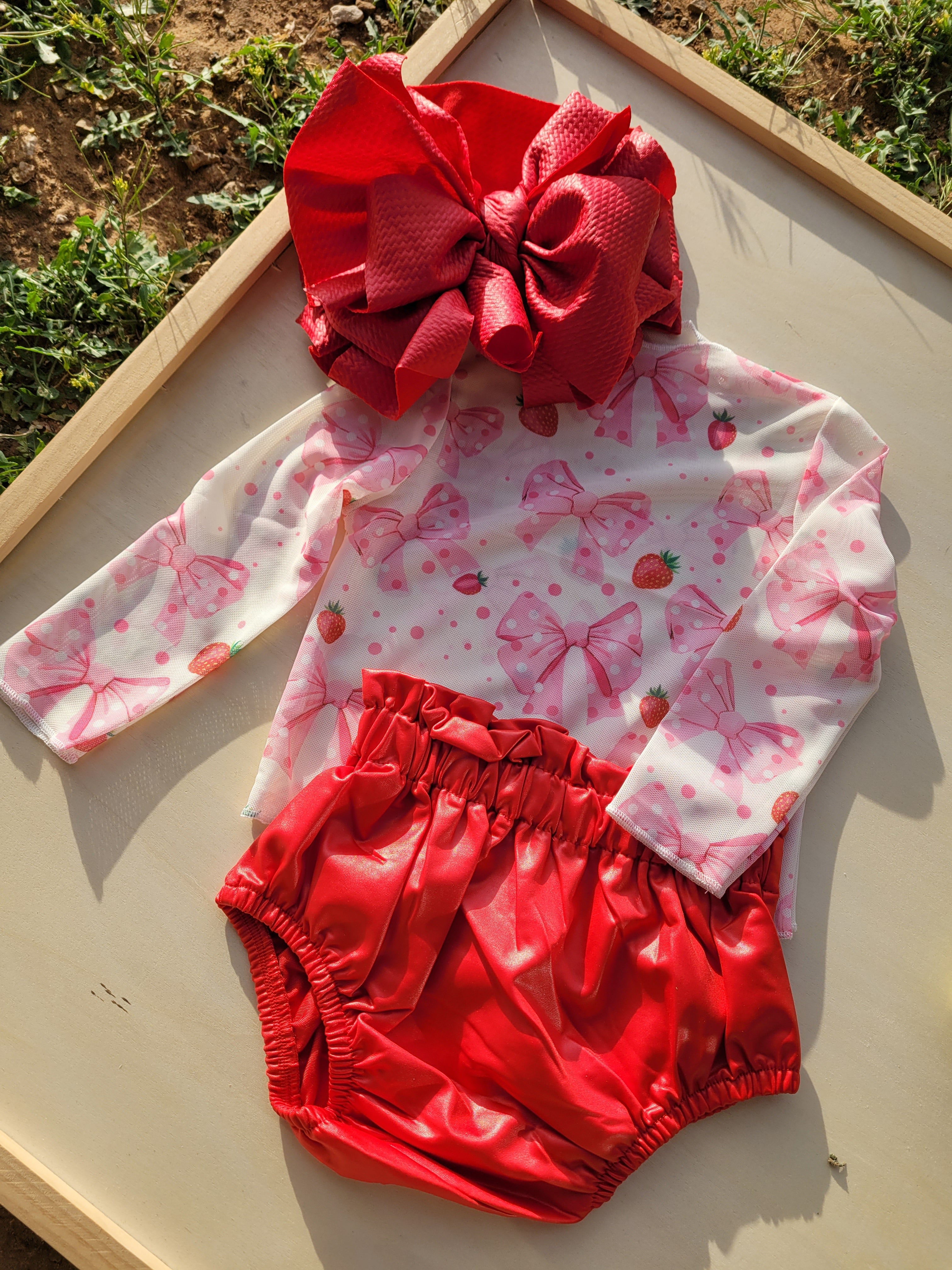 STRAWBERRY BOW MESH TOP