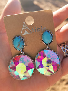 TIPI TURQUOICE IRIDESCENT CRYSTAL EARRINGS