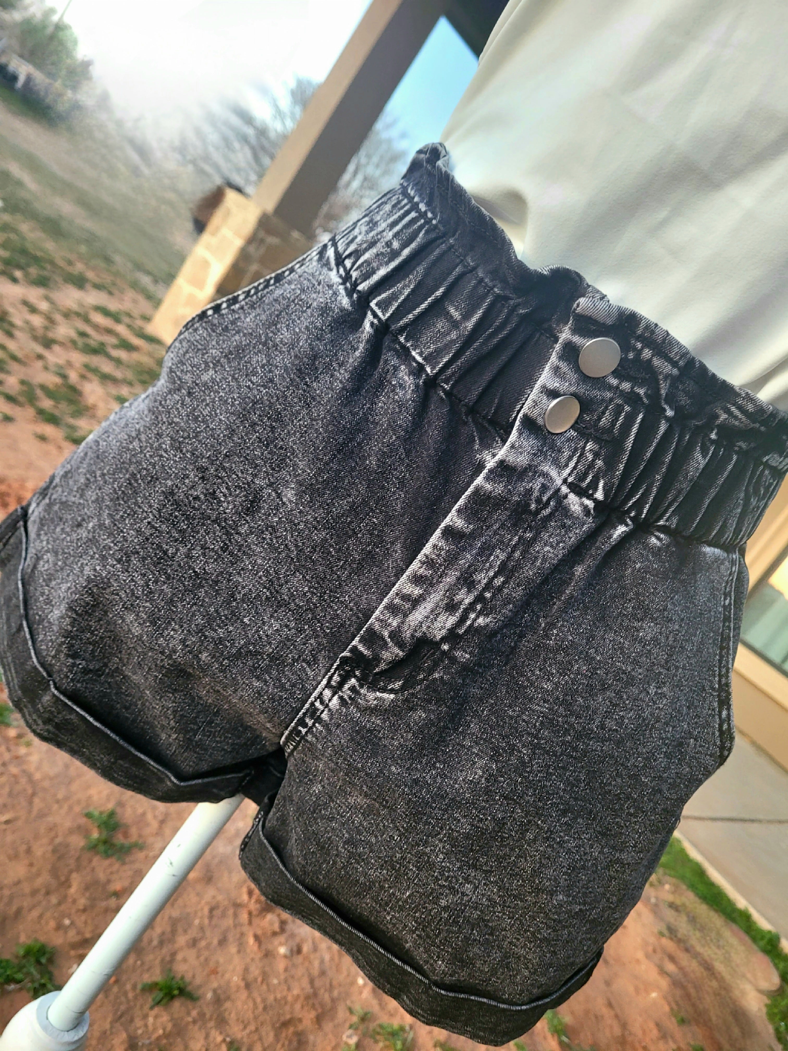 BLACK VINTAGE WASHED SHORTS