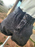 Load image into Gallery viewer, BLACK VINTAGE WASHED SHORTS
