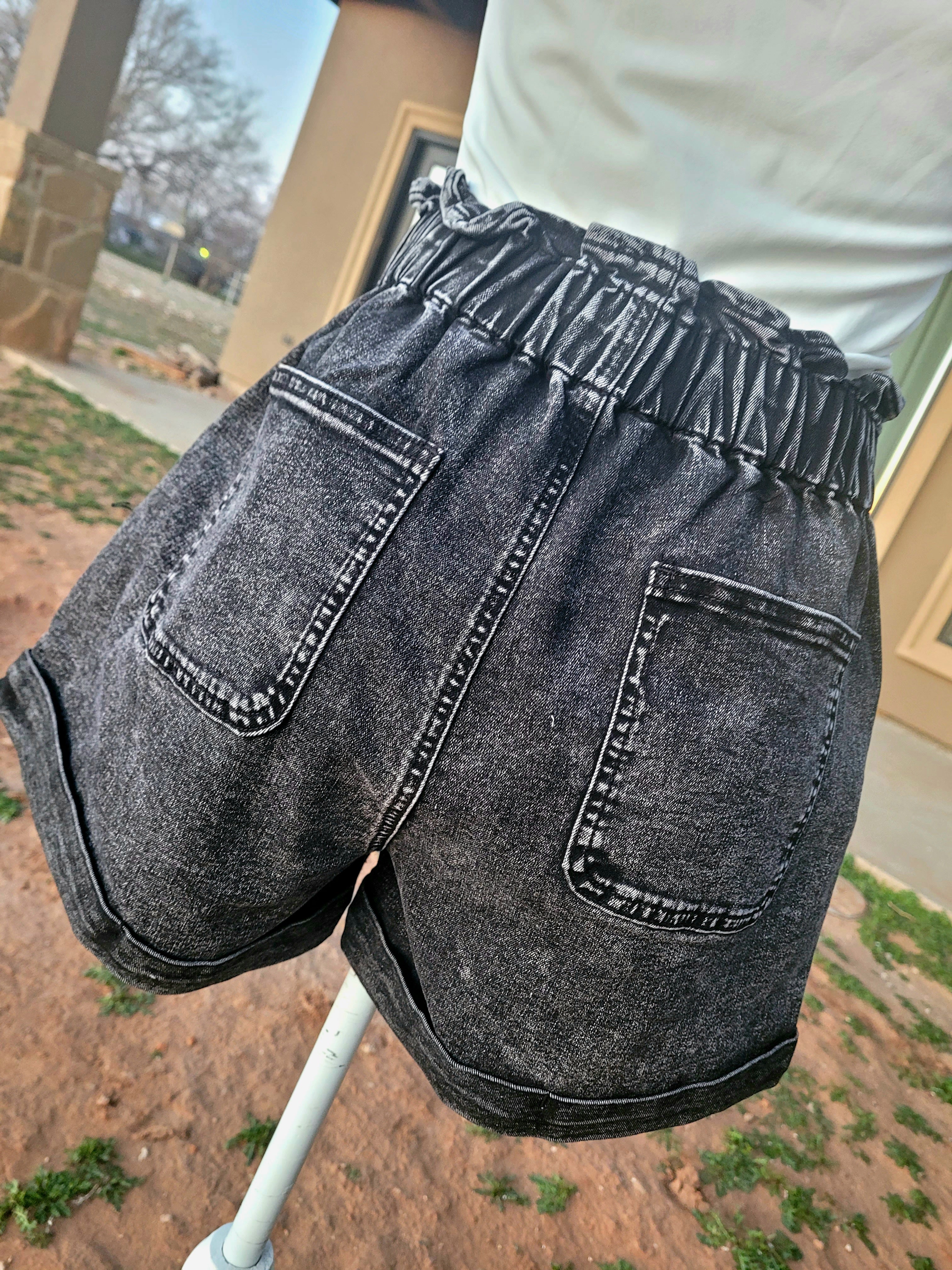 BLACK VINTAGE WASHED SHORTS