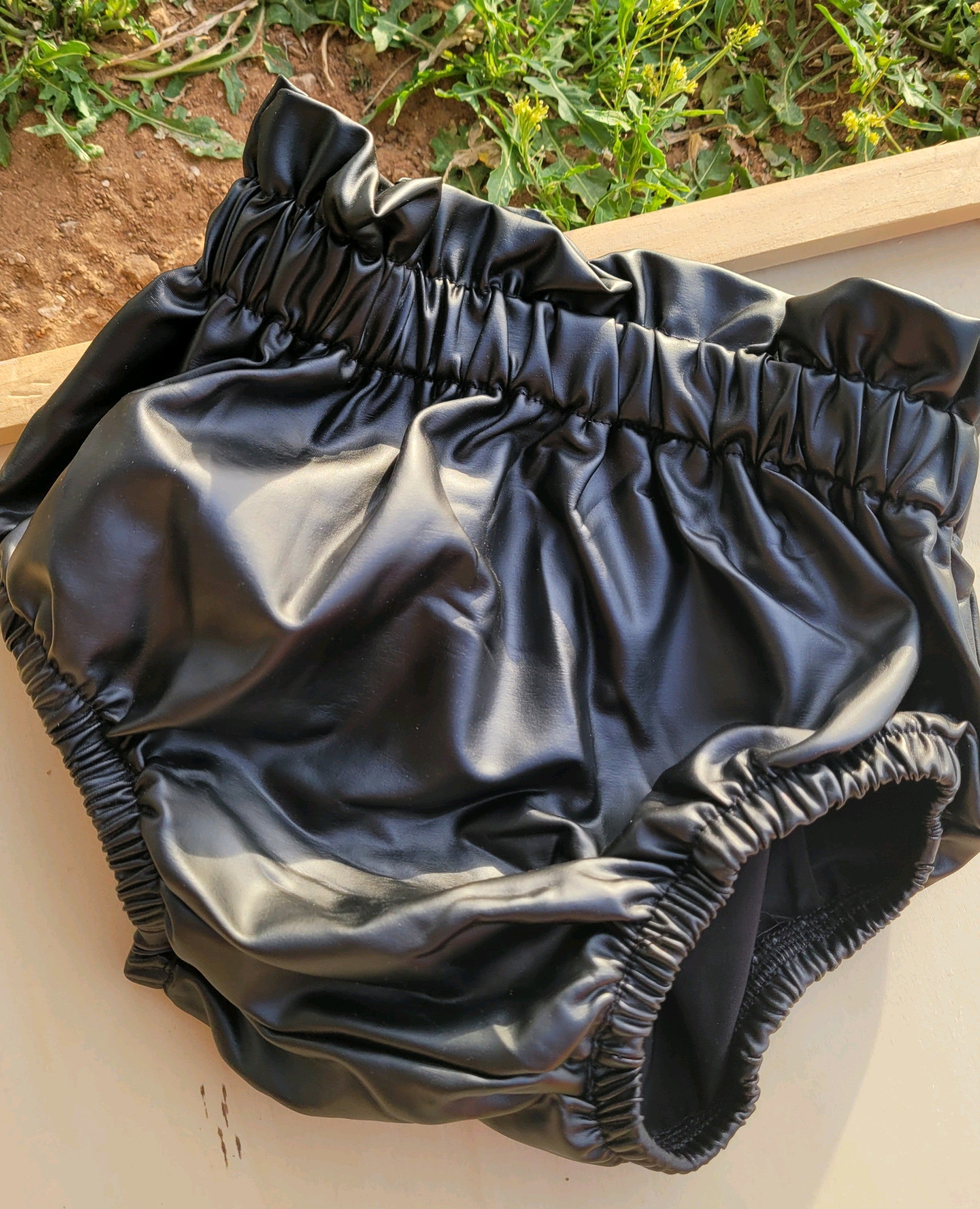 BLACK BABY BLOOMERS