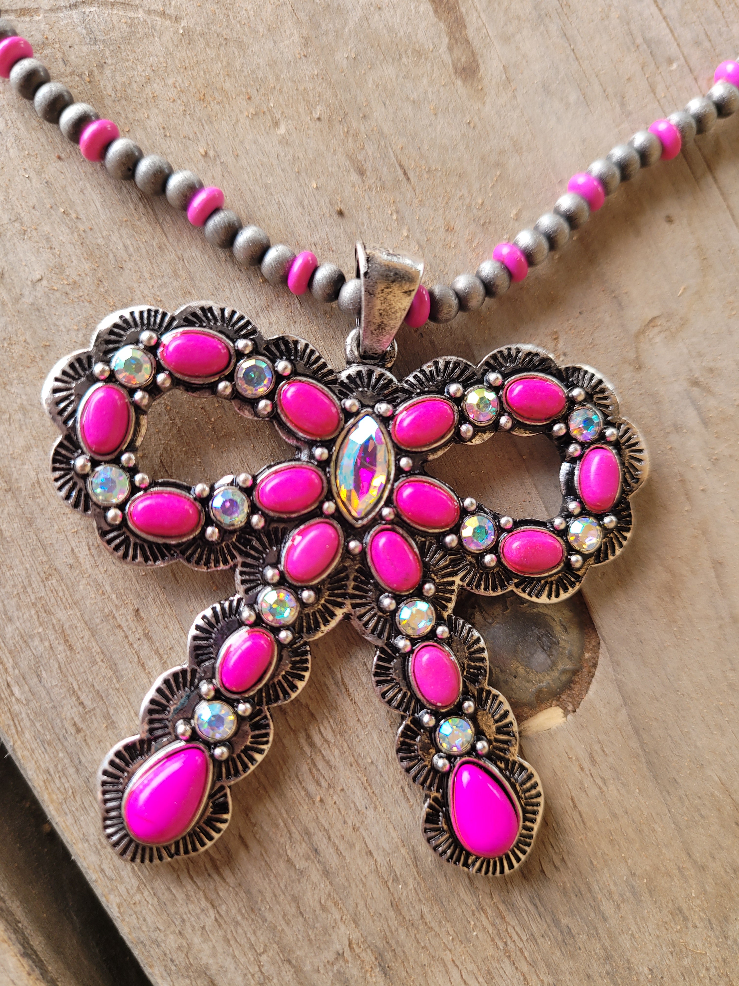 BOW BEADED NECKLACE SET