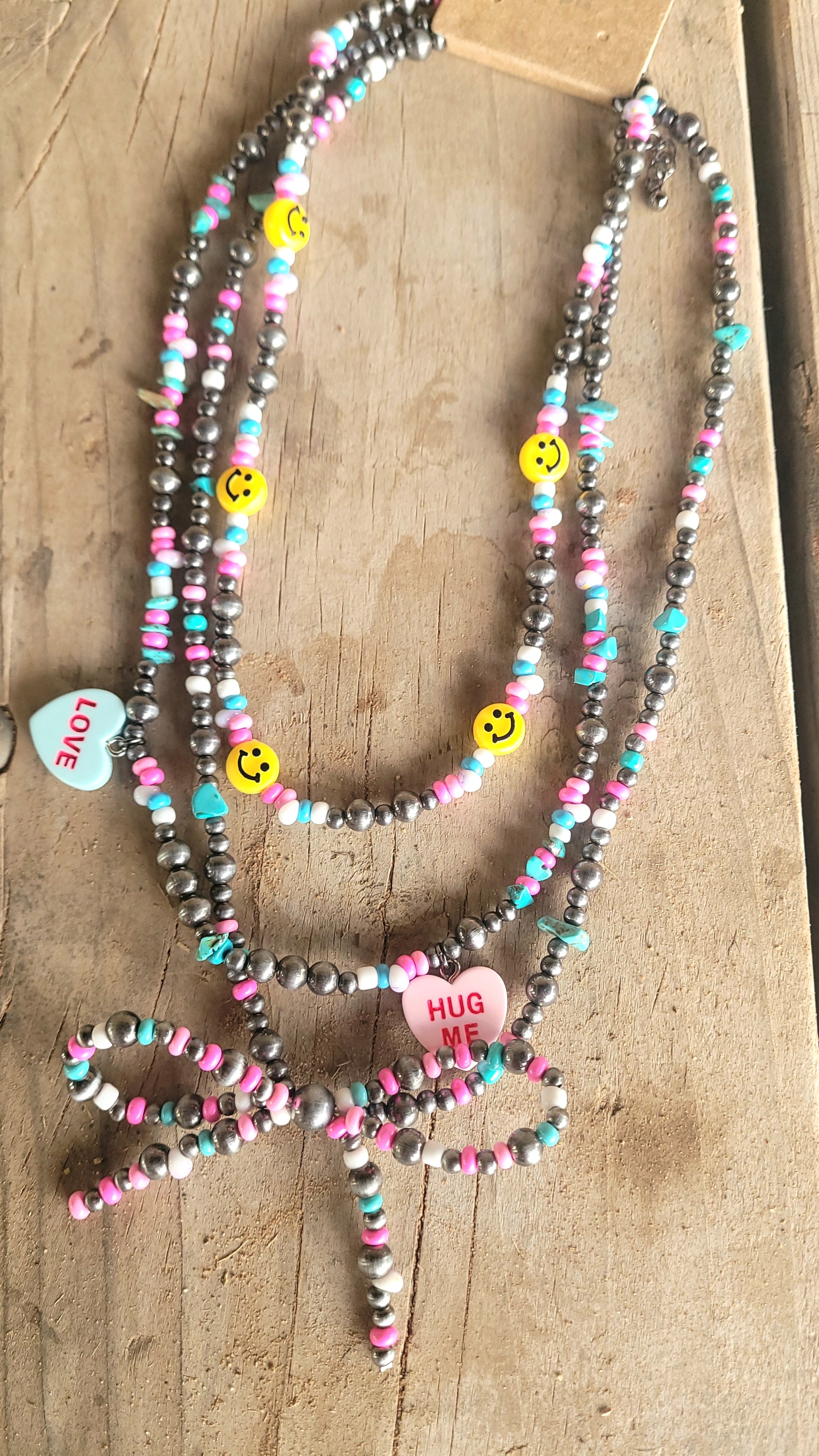 HUG ME NECKLACE