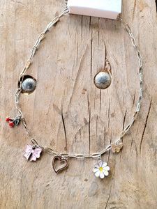 BOW CHARM NECKLACE