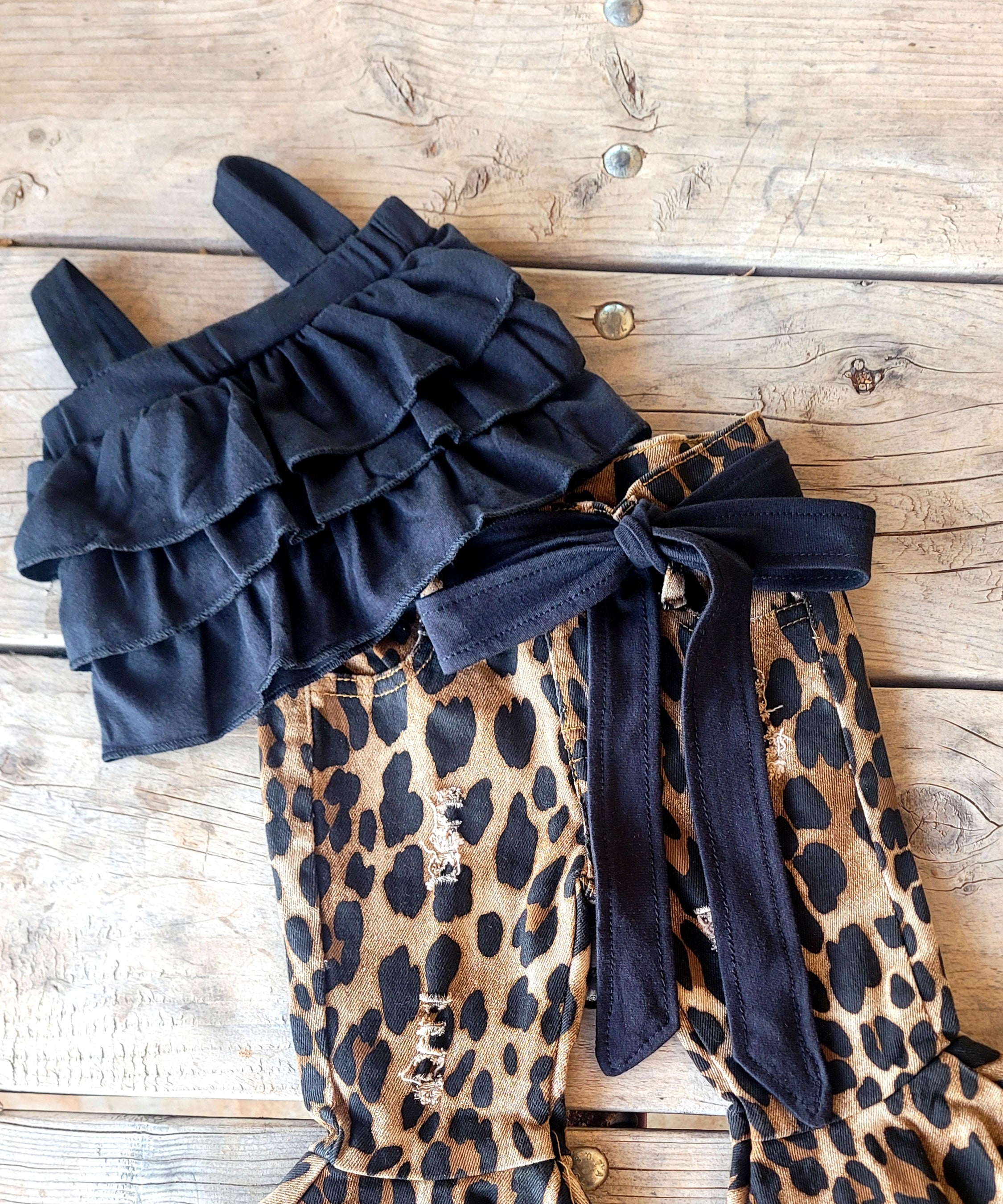 RUFFLE TOP & BELT