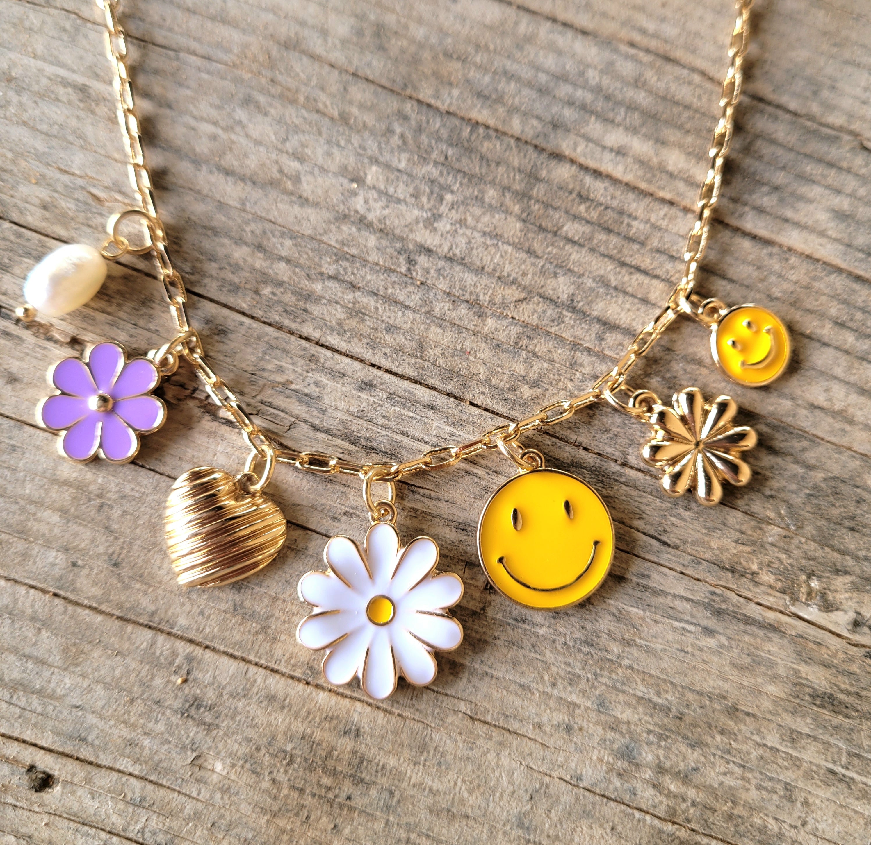 SMILEY NECKLACE