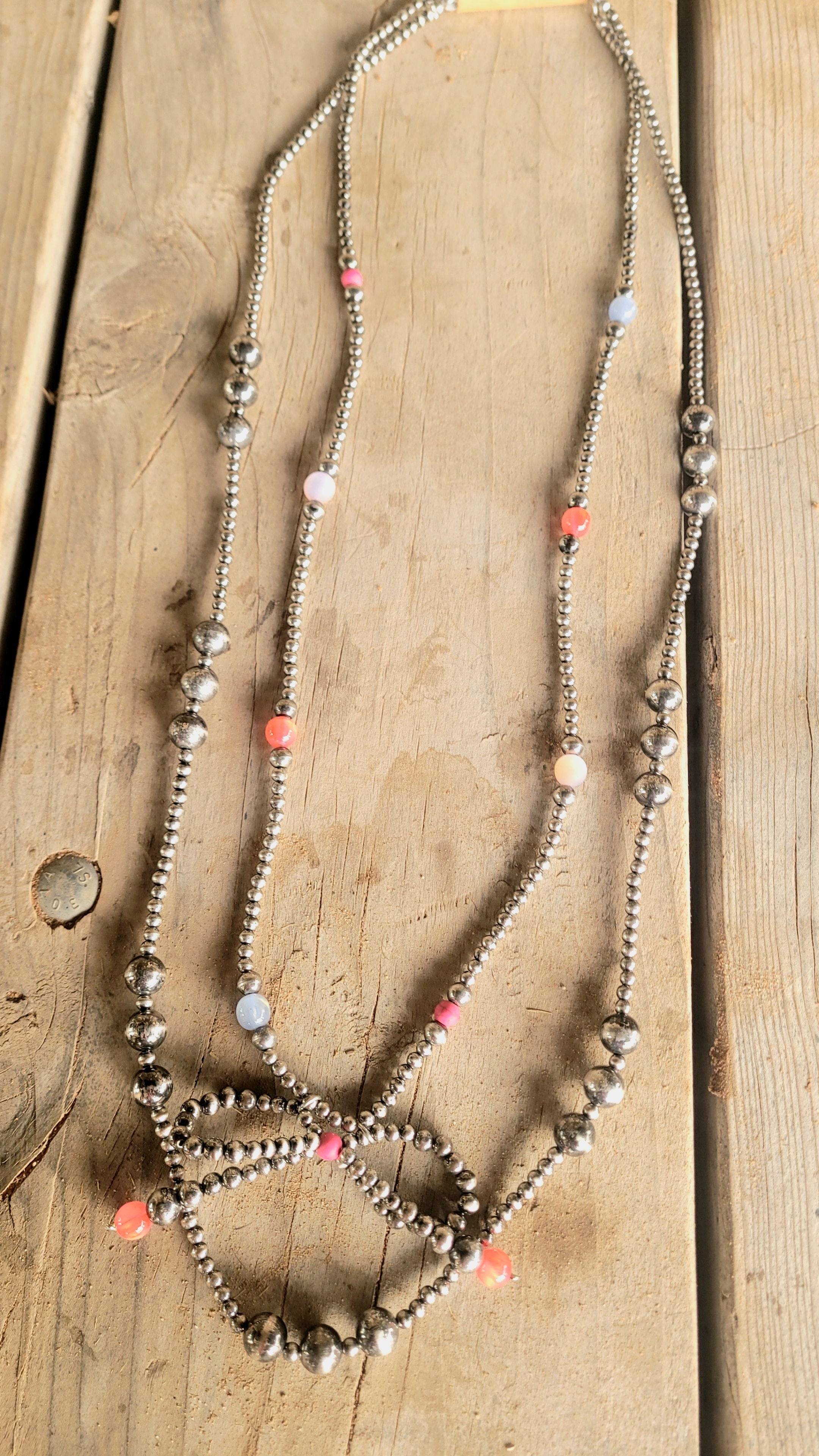 PRETTY BOW NECKLACE