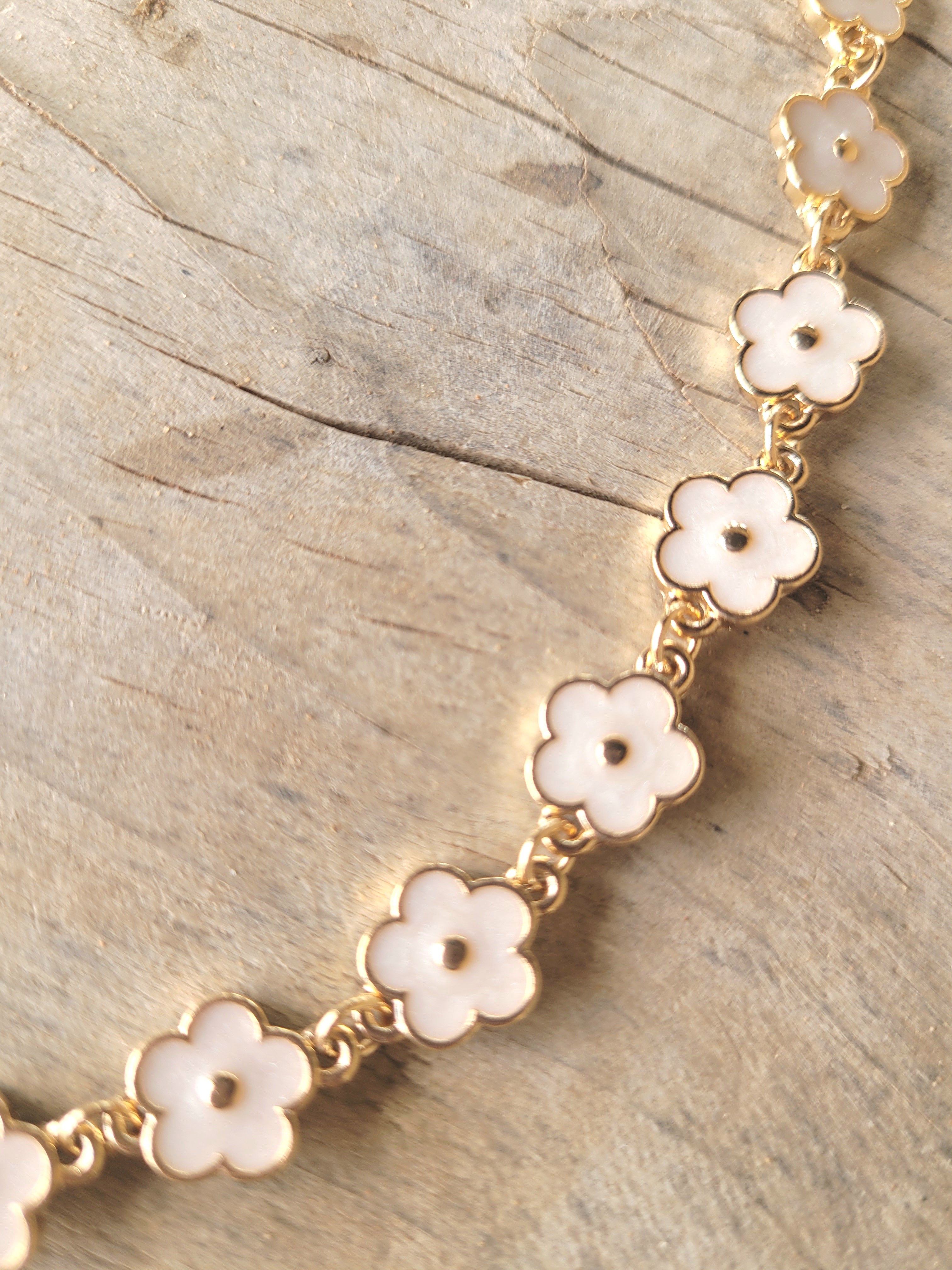 FLOWER NECKLACE