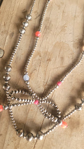 PRETTY BOW NECKLACE